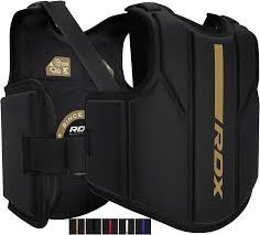 Protector de Pecho RDX: Armadura Acolchada Ajustable para Artes Marciales